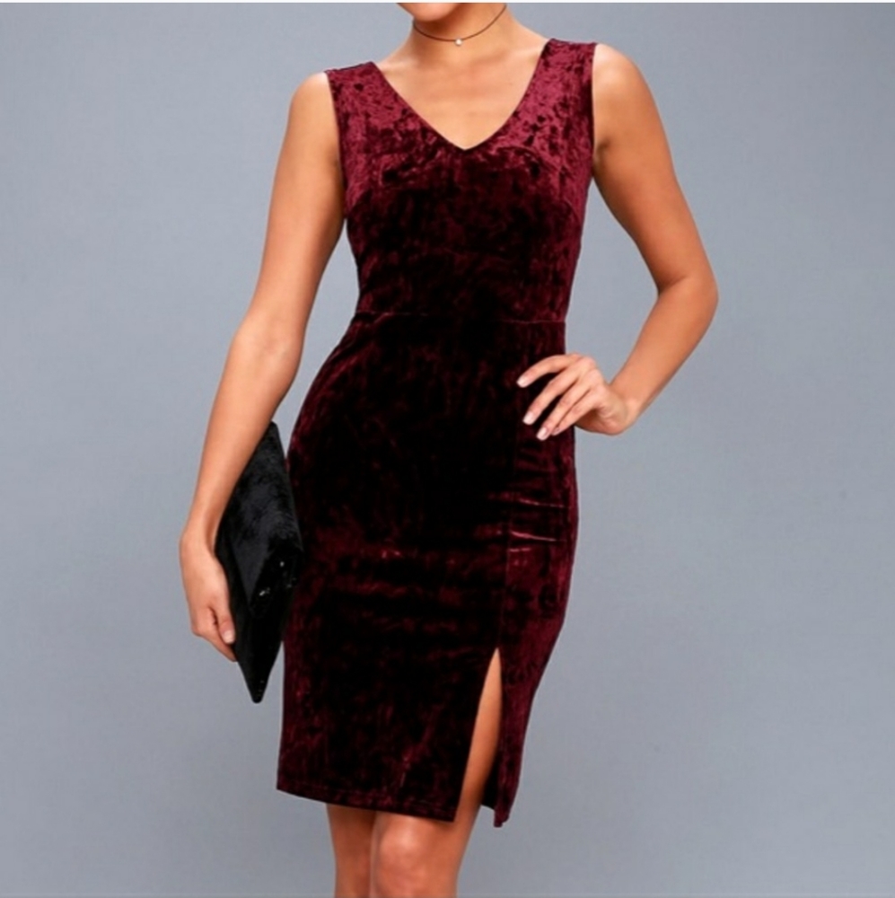 NWT Lulu's Merlot Velvet Medium Dress